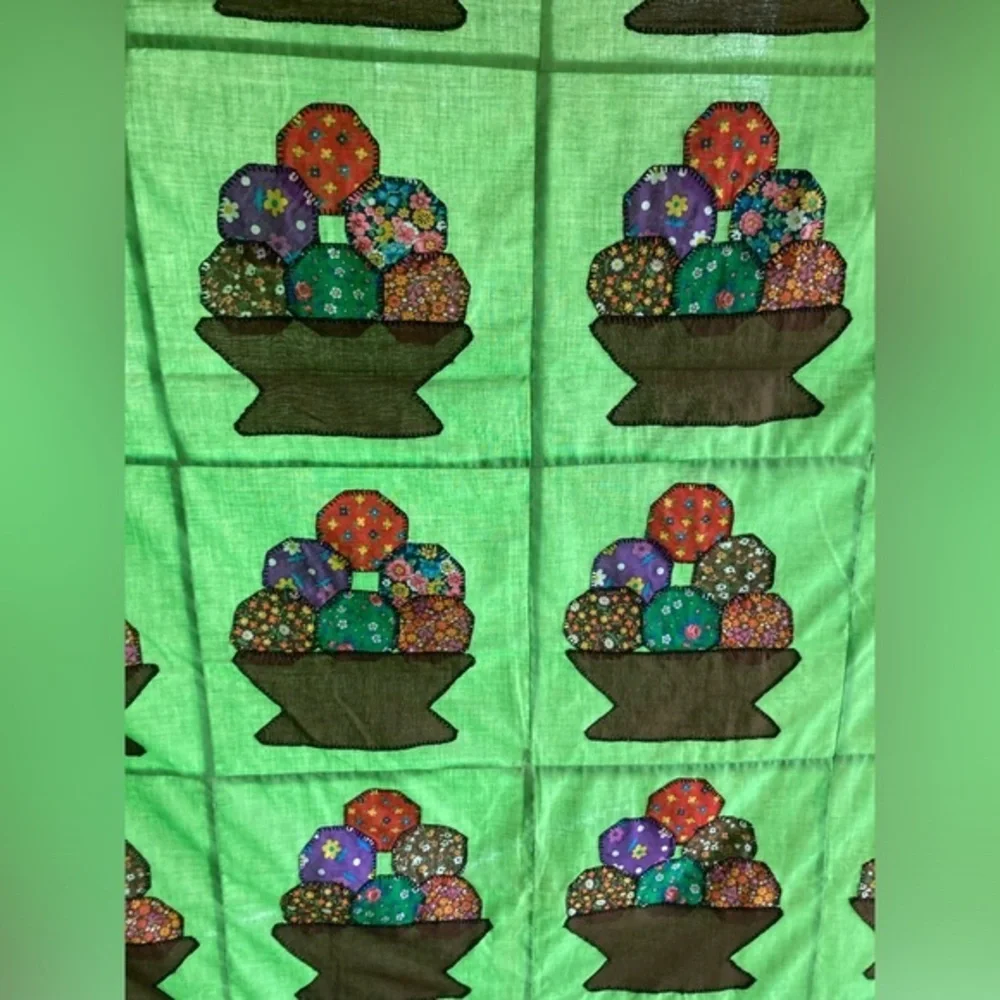 💚🩷 Handstitched Quilt top Gumball Fruit bowl VNTG calico fabric balls folk art